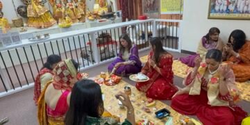 Brings home closer: Indian American women celebrate Karwa Chauth in Atlanta