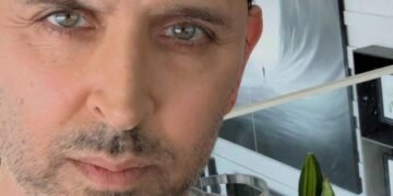 Hrithik Roshan shares cryptic note on wisdom, spirituality and ignorance, says ‘back into being the fool again’