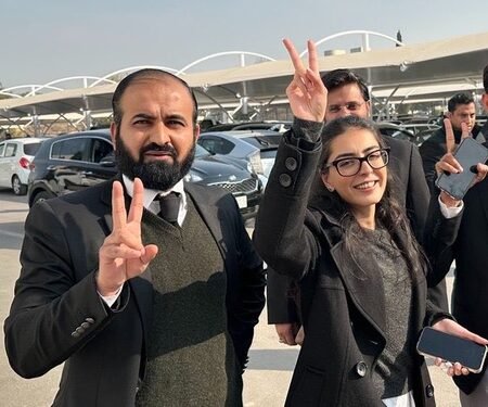 Pakistan: Rights groups, activists condemn 10-year jail terms for human rights lawyers