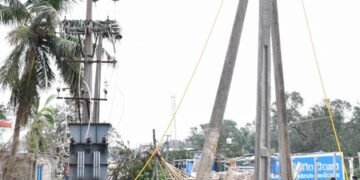 Andhra steps up efforts to restore normalcy in cyclone-affected districts