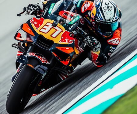 Acosta wins chaotic Malaysian GP Sprint as Marquez increases title gap