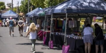 Australia moves to tighten sunscreen rules amid concerns over SPF claims