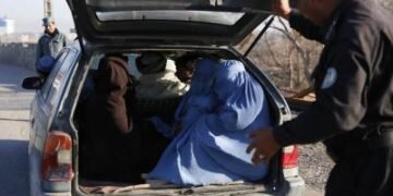Over 130 kg of opium seized, three detained in Southern Afghanistan