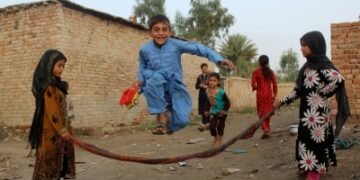 Rising poverty level contradicts Pakistan govt’s claim of economic recovery: Report