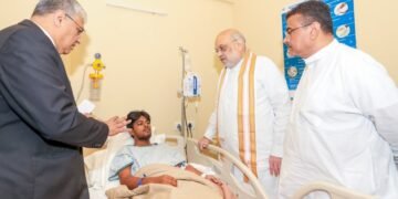 Amit Shah Meets Injured Durga Puja Devotees at Kolkata Hospital