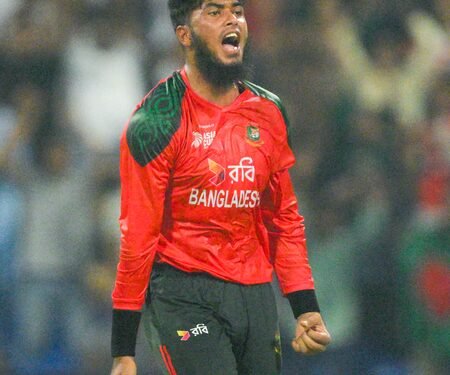Rishad Hossain returns as Hobart Hurricanes strengthen spin attack for BBL 16