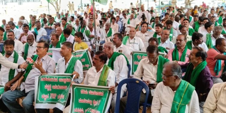 Karnataka Govt Assures Farmers of Meeting Within a Week After Loan Waiver Protest