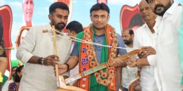 Crop insurance policies distributed to over 4,000 farmers in Doddaballapura