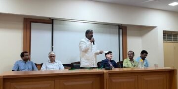 KSBDB Chairman Reviews Biofuel Innovations at NIE Mysuru, Calls for Greater Youth Engagement