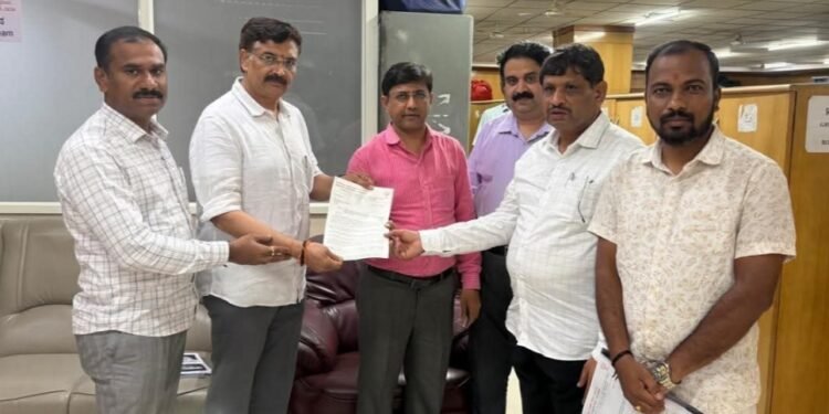 K’taka MLC Election: JD(S) Accuses Congress Candidate Puttanna of Poll Code Violation Over Barcode Coupons to Teachers