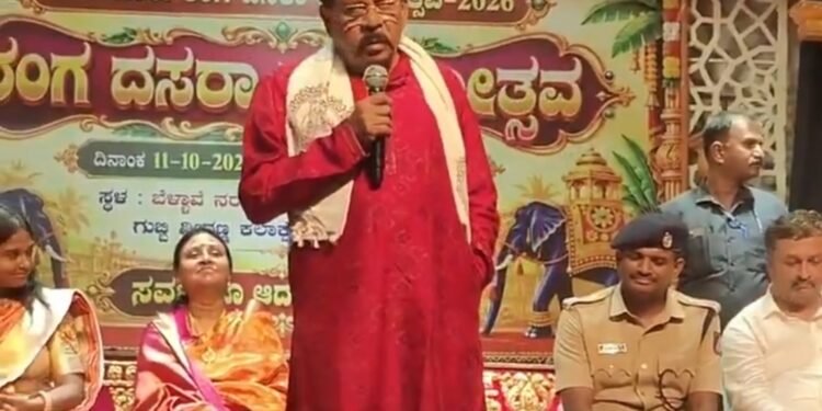 Karnataka DyCM G.Parameshwara showcases singing talent at Tumakuru Ranga Dasara