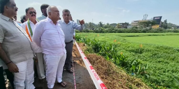 Ramalinga Reddy inspects five Anekal lakes, warns of action over untreated wastewater