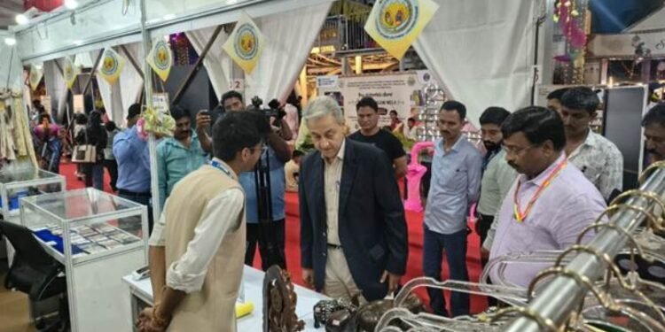 Shilpa Samagama Mela Draws Thousands to Mysuru Dasara Exhibition Grounds