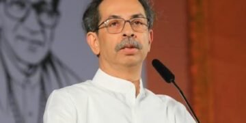 Uddhav challenges Fadnavis to confront Bishnoi gang leadership in Delhi