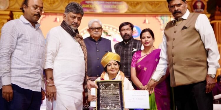 CM inaugurates Mysuru Dasara cultural programmes, honours singer Nagamani Srinath